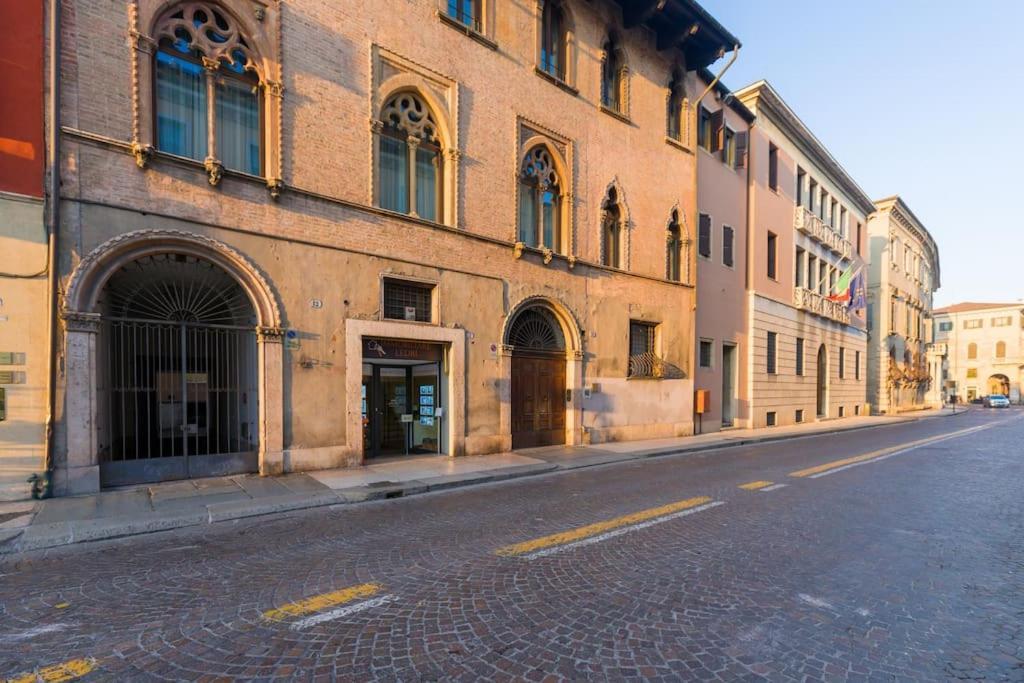 Magnificent 1800 In The Heart Of Verona Exterior photo