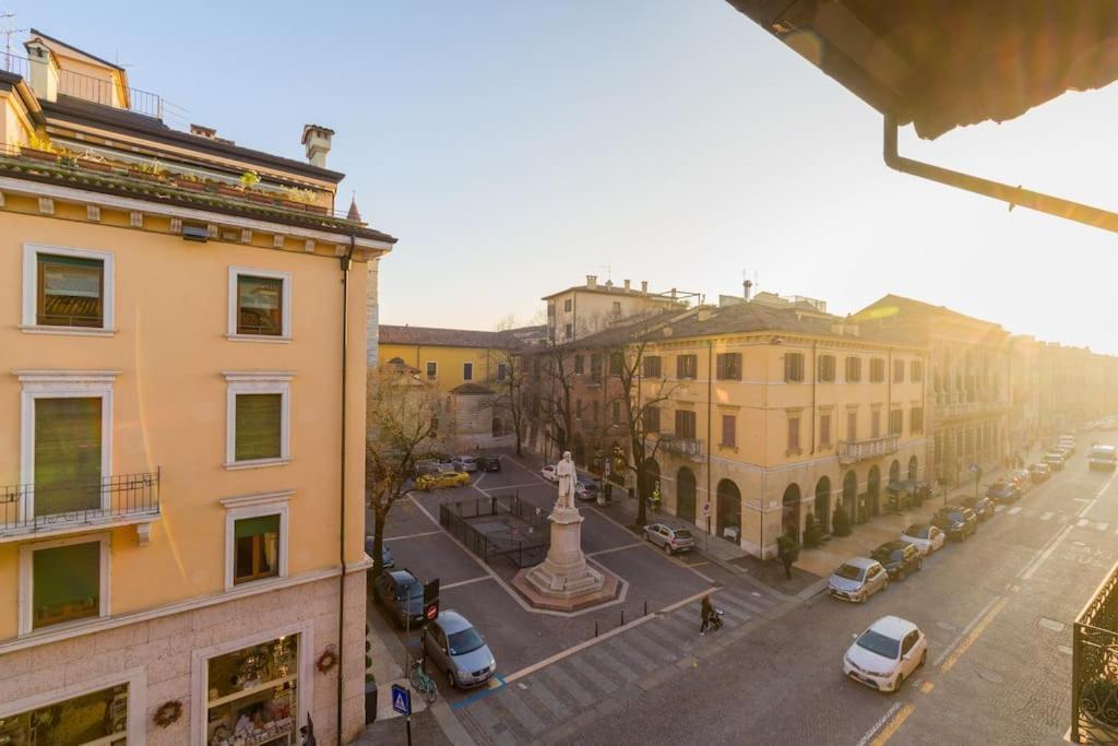Magnificent 1800 In The Heart Of Verona Exterior photo