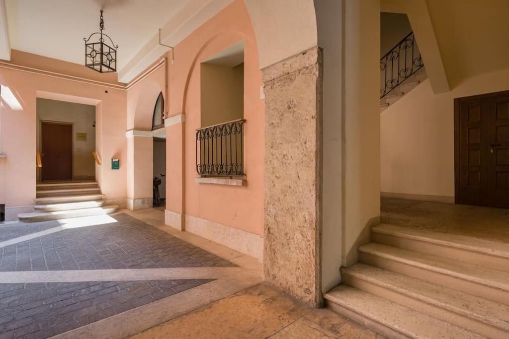 Magnificent 1800 In The Heart Of Verona Exterior photo