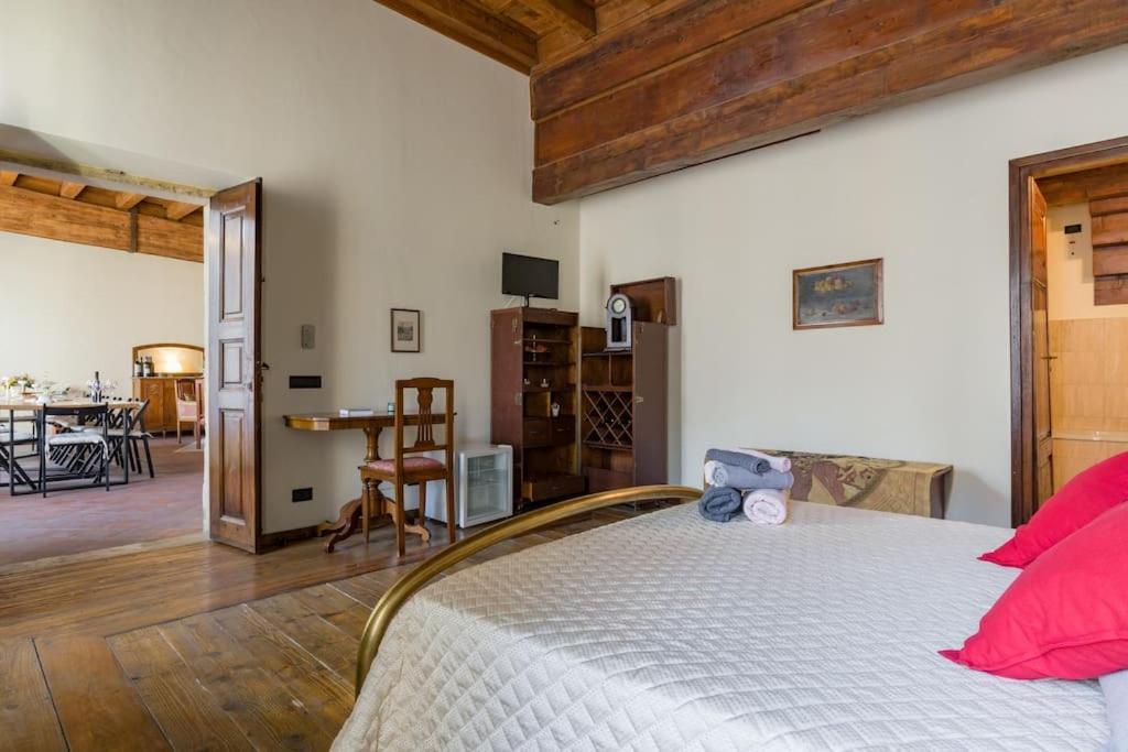 Magnificent 1800 In The Heart Of Verona Exterior photo