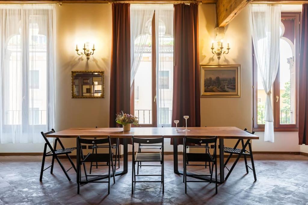 Magnificent 1800 In The Heart Of Verona Exterior photo