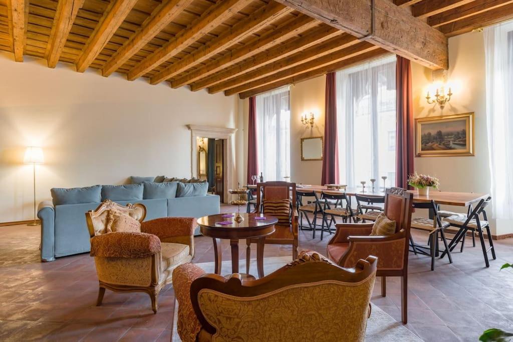 Magnificent 1800 In The Heart Of Verona Exterior photo